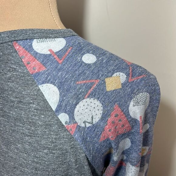 (3/$15) LulaRoe Randy shirt size small - Picture 5 of 10